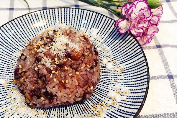  正宗粗粮饭团的做法，五谷杂粮饭团