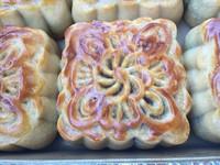 广式豆沙蛋黄月饼，广式豆沙蛋黄月饼的做法（新手也可以做出完美的广式豆沙蛋黄月饼）