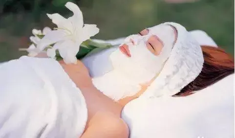 黑头怎么去除简单方法，男生脸上黑头怎么去除简单方法（两个中医“妙方”教你去除黑头无烦恼）