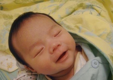 梦见笑是什么意思，梦见自己笑是什么意思（睡觉时笑，笑出声是有原因的）