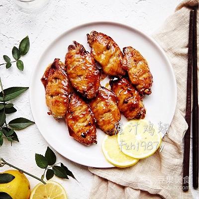 蜜汁鸡翅做法，必胜客蜜汁鸡翅做法（蜜汁鸡翅～鲜嫩味美蜜汁满足）