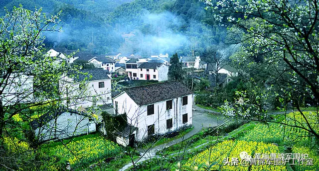 Hu Hongliang: Looking Back at the Mountain Village - article| DayDayNews