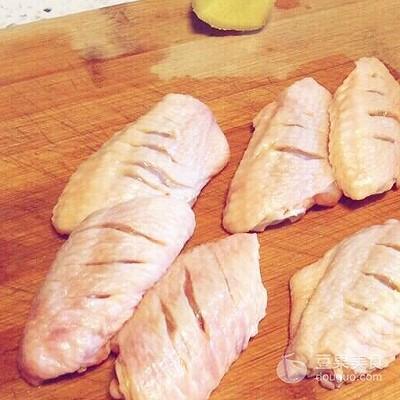 蜜汁鸡翅做法，必胜客蜜汁鸡翅做法（蜜汁鸡翅～鲜嫩味美蜜汁满足）