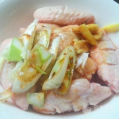 蜜汁鸡翅做法，必胜客蜜汁鸡翅做法（蜜汁鸡翅～鲜嫩味美蜜汁满足）