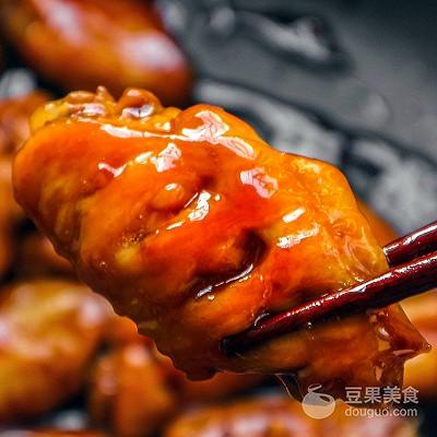蜜汁鸡翅做法，必胜客蜜汁鸡翅做法（蜜汁鸡翅～鲜嫩味美蜜汁满足）