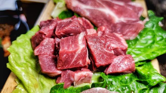 牛肉怎么炖好吃又简单，怎样炖牛肉软烂不柴又好吃（原来炖出入口即化的牛肉如此简单）