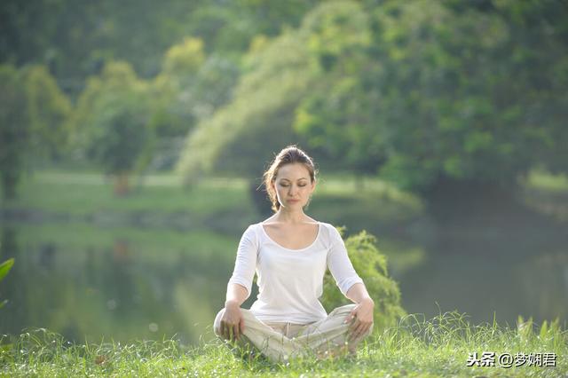 静心瑜伽冥想功，瑜伽冥想放松功（是我们大脑开始放松和释放焦虑和压力的开始）
