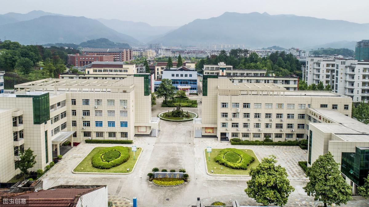 艺考生上大学费钱吗（艺考生上大学要花这么多钱）
