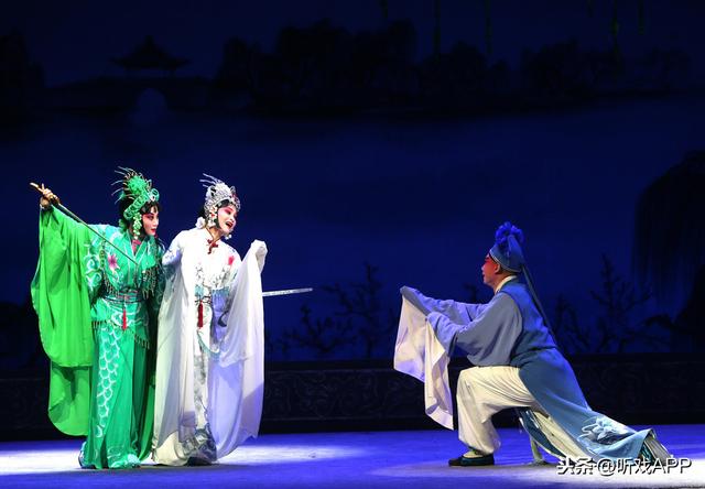 京剧中花旦是指什么角色，花旦在京剧中是什么角色（三分钟了解花旦与青衣的五不同）