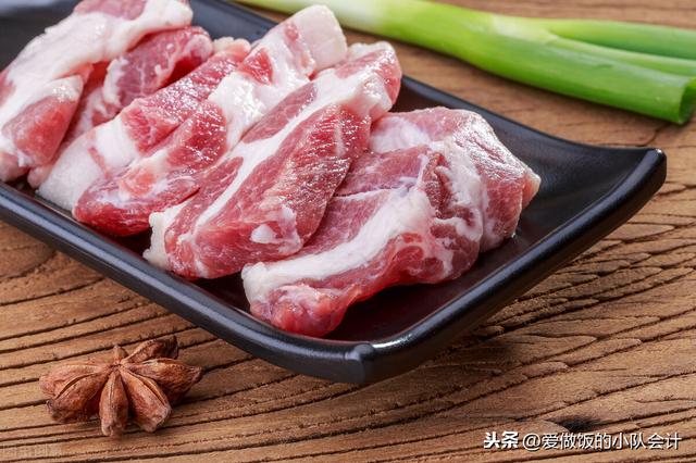 包饺子用猪肉的什么地方好，包饺子馅用什么材料好吃（新年包饺子，用猪肉哪个部位好）