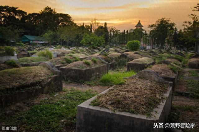 我的“死亡之旅”体验！躺在自己真实的坟墓里，整个世界都安静了