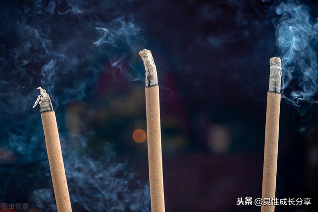 老人走前给孩子感应，亲人去世前有感应告别（老人去世前，女儿家中出现征兆）