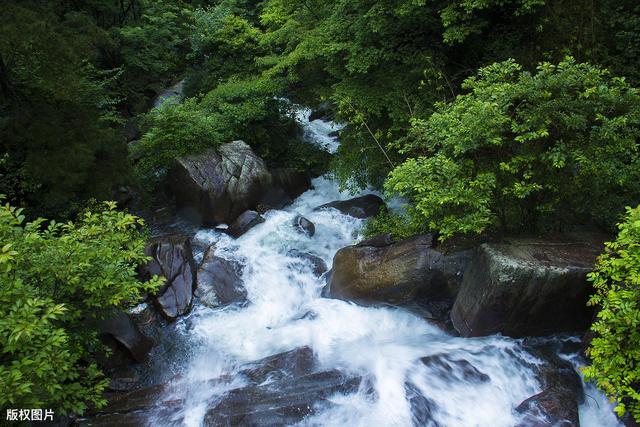 王建《雨过山村》解析