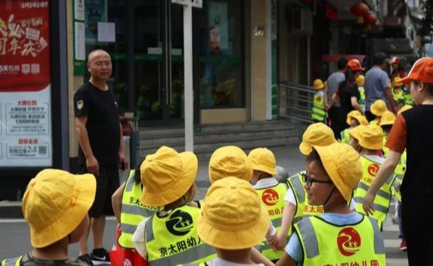 幼儿园跳蚤市场活动方案，幼儿园跳蚤市场活动方案邀请函（京太阳幼儿园大班社会实践活动——跳蚤市场）