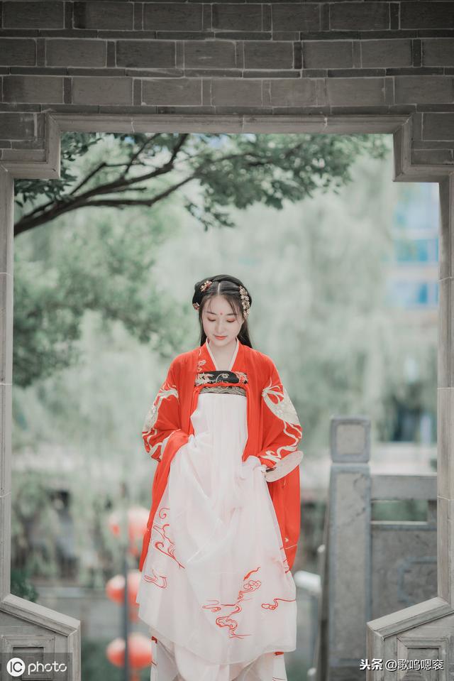 梦见芹菜的预示是什么，女人梦见芹菜是什么意思（梦里芹菜是轮回）