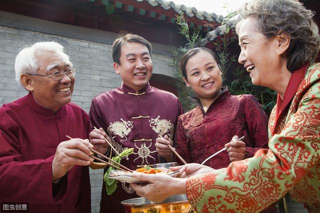 中秋节来历和习俗，中秋节的来历和习俗（关于中秋节的由来和习俗）