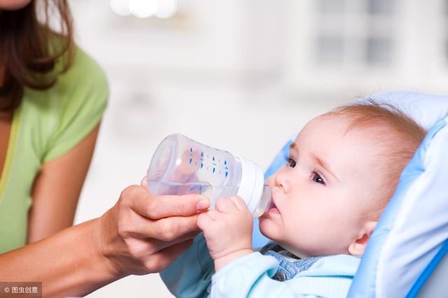 宝宝全奶粉0到6个月要喝水吗，奶粉喂养的宝宝需要喝水吗（6个月以下宝宝不用喝水）