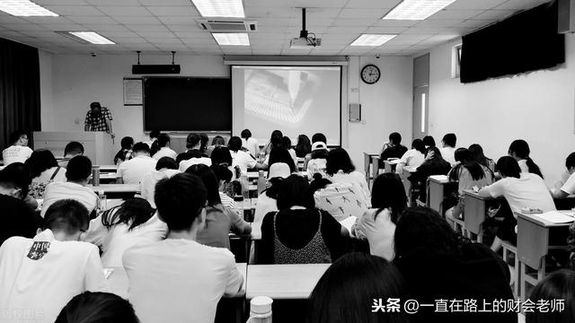 大学班级管理制度，大学班级管理制度流程图（大学班主任管理班级的四大妙招。一名“老辅导员”的经验分享）