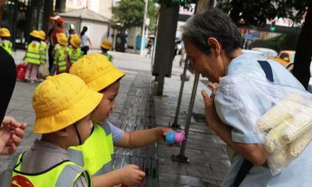 幼儿园跳蚤市场活动方案，幼儿园跳蚤市场活动方案邀请函（京太阳幼儿园大班社会实践活动——跳蚤市场）