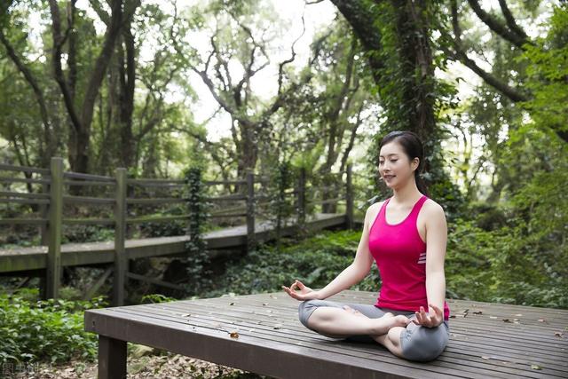 信佛的人都是什么心理，信佛的女人都是什么心理（高僧的点拨：因果有报）