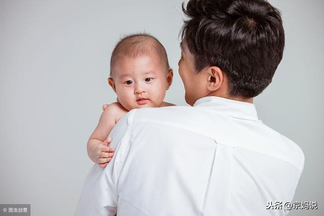 新生儿吐奶严重怎么办，宝宝吐奶严重怎么办（没有搞不定的吐奶宝宝）