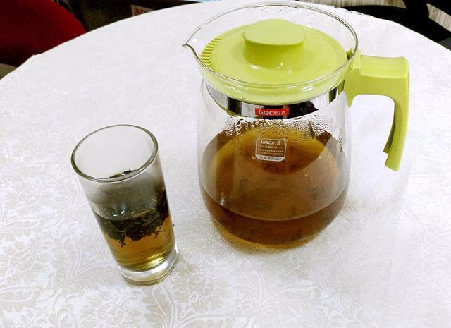 蒲公英茶的功效，蒲公英茶的具体功效与作用（蒲公英水可以喝）