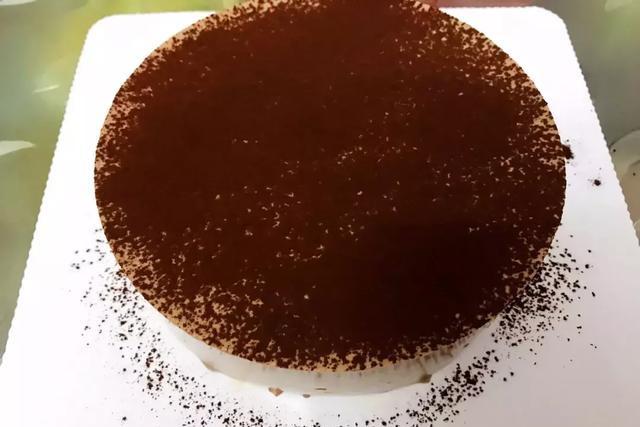 巧克力慕斯蛋糕，巧克力慕斯蛋糕怎么做（高大上的“醇厚浓郁的巧克力慕斯蛋糕”）