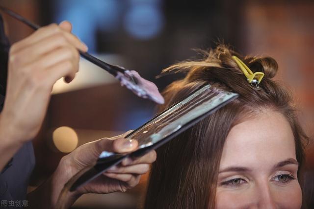 只用清水洗头可以防脱发吗，如何让头发变多变浓密（这份防脱发“秘笈”）