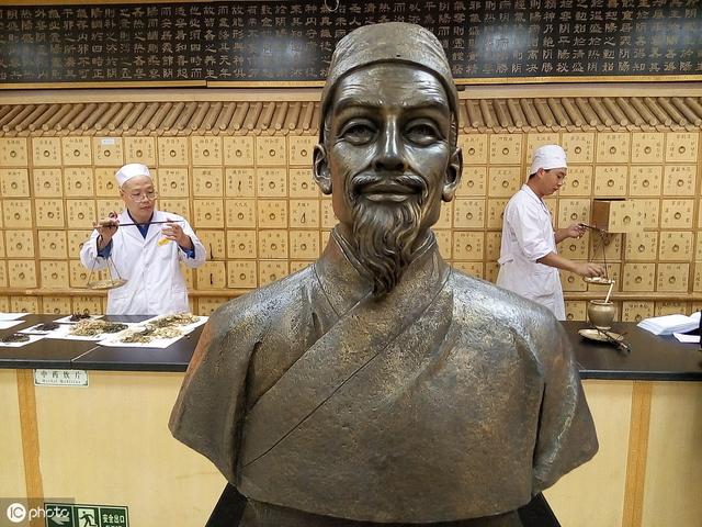 黑芝麻的中医功效与作用，黑芝麻的作用和功效和吃法（益寿驻颜的中药之芝麻）