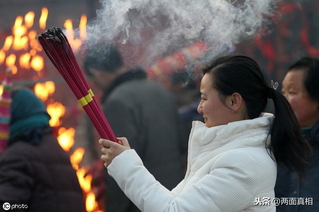 已婚女人梦见去世的爷爷，梦到死去的爷爷预示什么（梦见死去的亲人，你可以无视吗）