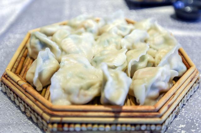 速冻水饺煮多长时间，速冻水饺怎么煮大概煮多长时间（速冻饺子要煮多长时间）