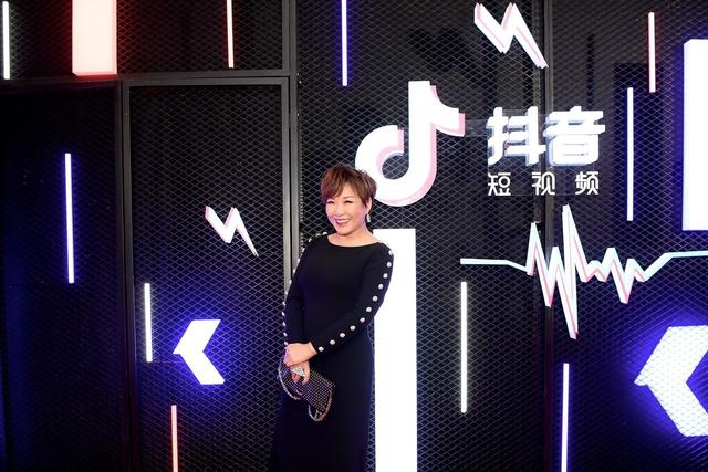 做抖音视频如何赚钱，做抖音视频如何赚钱呢？