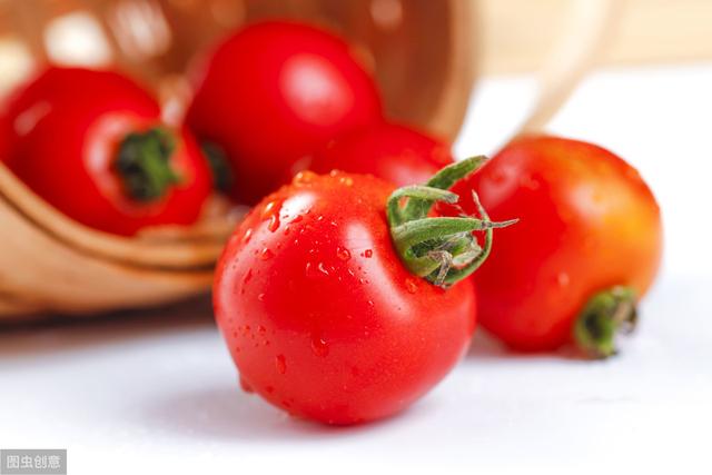看看樱桃小番茄的营养价值究竟有多高，樱桃小西红柿营养价值（告诉你圣女果、千禧果、樱桃番茄、水果番茄到底有什么区别）