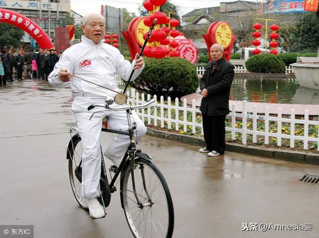 一把二胡拉断腰，二胡老师教你三天学会拉二胡（真的是一把二胡拉断腰啊）