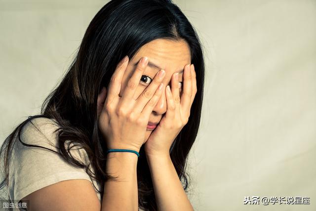 天蝎女允许你追她的暗示，天蝎女等你表白的暗示有哪些（12星座女偷偷喜欢你的明显暗示）