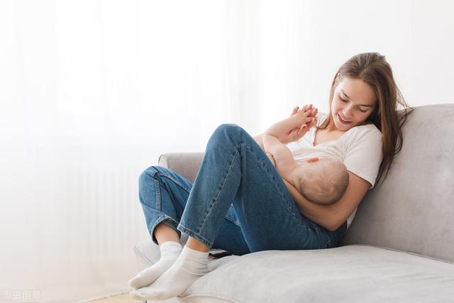 奶水不够怎么办，坐月子母乳不够怎么办（哺乳期宝妈奶水少不够吃是怎么回事）