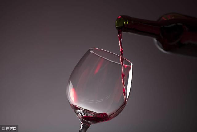 玫瑰红葡萄酒和红葡萄酒的区别，红酒跟葡萄酒的区别是什么（红酒到底怎么分？为健康加分）