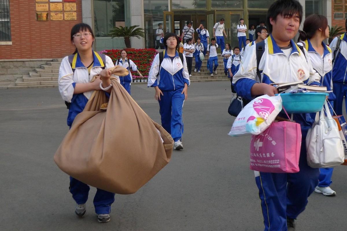 在学校怎样处理好人际关系，使用这1招轻松处理人际关系