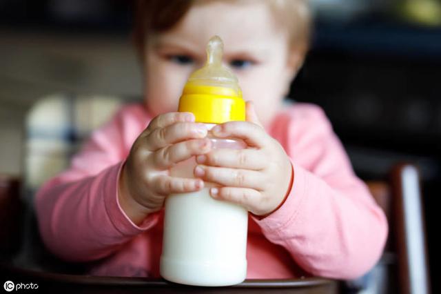 婴儿奶量标准表标准对照表，婴儿标准奶量对照表（1-30天的新生儿奶量标准）