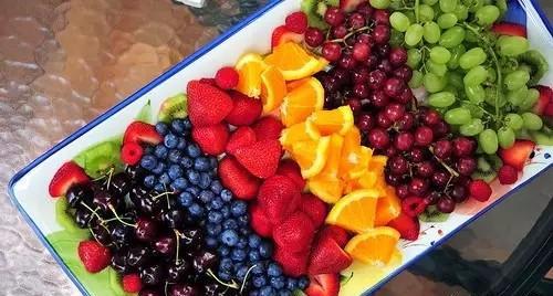 萎缩性胃炎忌口水果，萎缩性胃炎不能吃的食物和水果（也别急着吃5种水果）