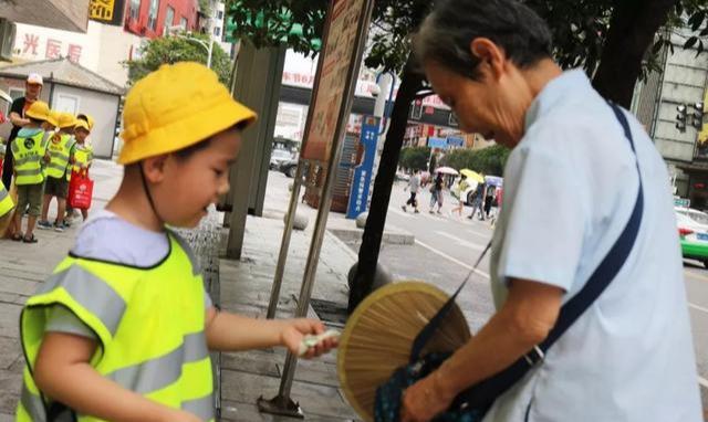 幼儿园跳蚤市场活动方案，幼儿园跳蚤市场活动方案邀请函（京太阳幼儿园大班社会实践活动——跳蚤市场）