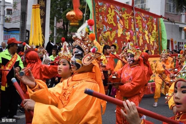 潮汕真实民俗故事，见过虔诚敬神拜神的