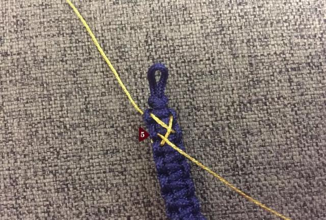 编绳手链的教程是什么，编绳手链的教程是什么样子的（一看就会的简约款手链）