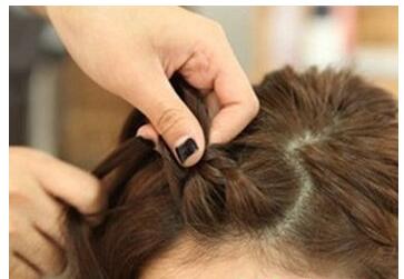 刘海编发教程，鱼骨刘海编发教程（时尚修颜是不是你一直想要的呢）