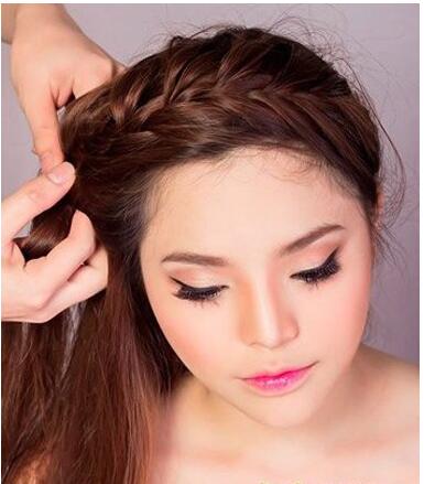 刘海编发教程，鱼骨刘海编发教程（时尚修颜是不是你一直想要的呢）