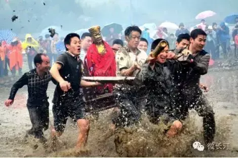 大型民间传统活动纪念闽王王审知 珨瑚公王，公太（“长汀十大经典民俗活动”投票评选开始啦）