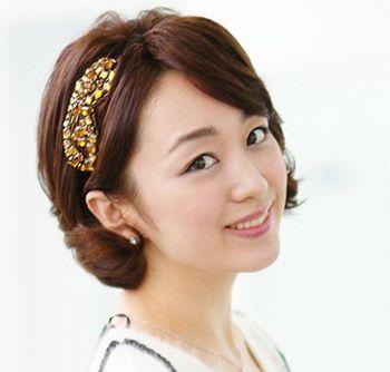 瓜子脸适合什么发型女，瓜子脸适合什么发型女生学生（40岁瓜子脸女性卷发）