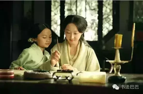 孩子先学硬笔还是毛笔，儿童先练硬笔还是毛笔（学书法先学毛笔还是先学硬笔好呢）