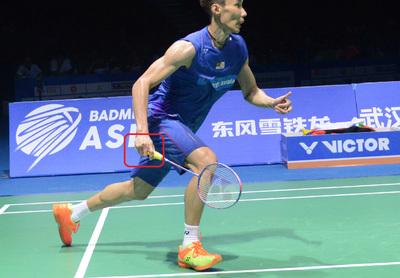 羽毛球握拍姿势图解法，羽毛球握拍姿势图解法虎口（羽毛球新手必备的6种握拍方法）