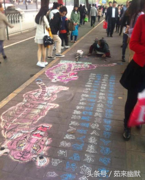 踩狗屎是什么征兆，做梦梦到踩狗屎是什么征兆（有时候踩到狗屎了）